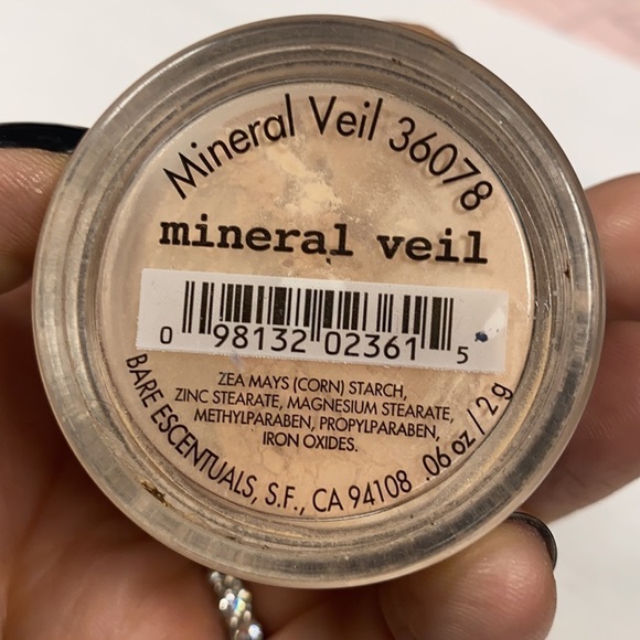 Id bareMinerals Mineral Veil 36078 Powder (1/2 full) - Picture 3 of 3